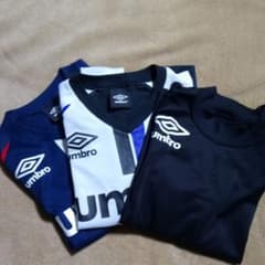 umbro　アンダーシャツ　3枚セット　サイズ130のサムネイル