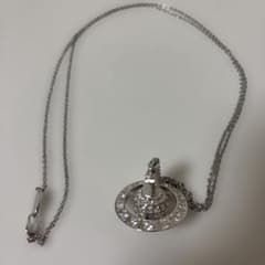 【美品】Vivienne Westwood オーブネックレスのサムネイル