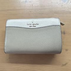 kate spade NEW YORK 二つ折り財布のサムネイル