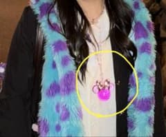 ミニーマウスデザインのピンクアクセサリーのサムネイル