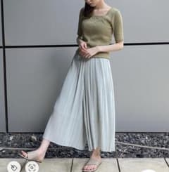 ユニクロ　シフォンプリーツスカートパンツのサムネイル