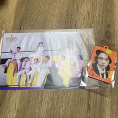 BTS PTD ユニバ特典&ランダムチャームJIN 2点セットのサムネイル