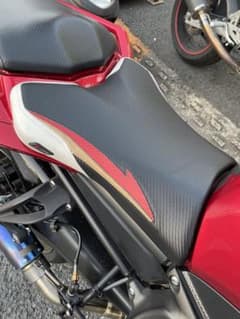 LUIMOTO FZ1 シートカバーのサムネイル