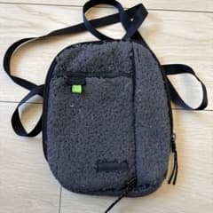 フリースショルダーバッグ グレーニコアンドのサムネイル