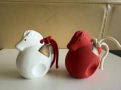 寄り添い土鈴 紅白 午のサムネイル