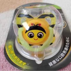おしゃぶりのサムネイル