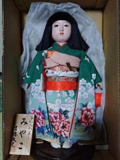 市松人形 吉徳大光 答礼人形写し みやこ 台座付き 市松人形 吉徳大光 答礼人形写し みやこ 台座付き - メルカリ