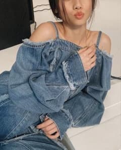 エモダ　EMODA デニム　オフショル　トップス　バルーン袖　ネイビーのサムネイル