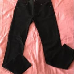 黒パンツのサムネイル