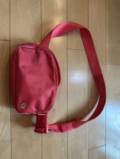 lululemon ウエストポーチ　ピンクのサムネイル
