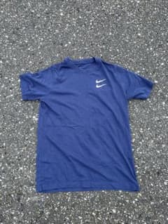 00s NIKE ダブルスウッシュ 古着Tシャツ ネイビーのサムネイル