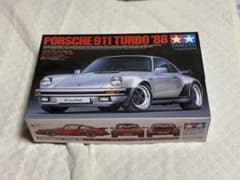 タミヤ 1/24 ポルシェ 911 ターボ '88 プラモデルのサムネイル