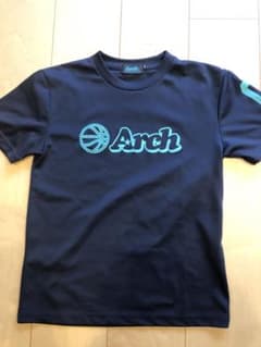Arch バスケットボールロゴ Tシャツ ネイビー　150のサムネイル