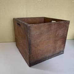 蔵出し品 持ち手付き木箱 ウッドボックス 釘打ち 鋲打ち 長期保管 エイジング 蔵出し品 持ち手付き木箱 ウッドボックス 釘打ち 鋲打ち 長期保管