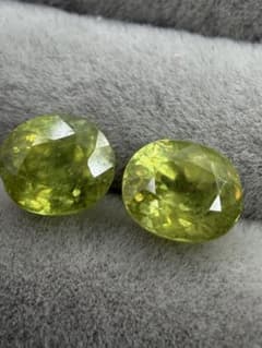 天然スフェーン 2石セット 合計2.8ct 黄緑系 訳ありルースのサムネイル