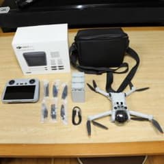 DJI Mini 3 Pro ドローン 本体と付属品のサムネイル