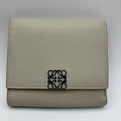LOEWE ロエベ　アナグラム　トライフォールドウォレット　三つ折り財布のサムネイル