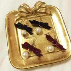 【美品】リボンパールピアスのサムネイル