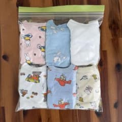 UNIQLO ベビー肌着 半袖ボディスーツ 6枚セット キャラクター柄のサムネイル