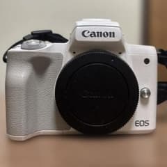 説明欄必読】Canon EOS kiss M ホワイト 本体、充電器のみ - メルカリ