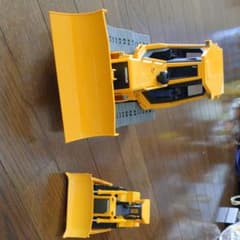 ブルドーザー コマツ キャタピラーのサムネイル