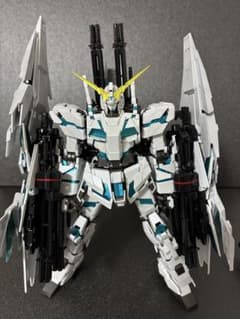 MG フルアーマーユニコーンガンダム　塗装品のサムネイル