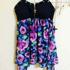 花柄トップスのサムネイル