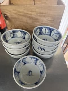 染付 皿 8枚中1枚ヒビ有り 骨董 陶器 木箱の蓋無し - メルカリ