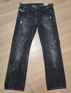 DIESEL】 VIKER ダークグレー ストレートジーンズ 31インチ - メルカリ