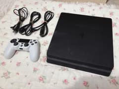 PlayStation 4 本体 ブラック コントローラー付のサムネイル