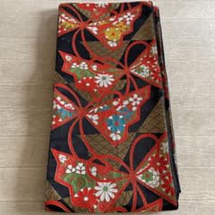 蝶と花柄の伝統的な帯のサムネイル