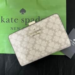 Kate spade 財布 2つ折り スペードフラワー 2025年春限定 肌色 - メルカリ