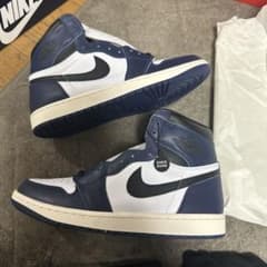 NIKE エアジョーダン1 Retro High OG ミッドナイトネイビーのサムネイル