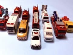 【トミカ】消防車・救急車・パトカー他 13台 まとめのサムネイル