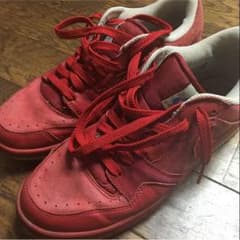 ナイキスニーカー赤のサムネイル