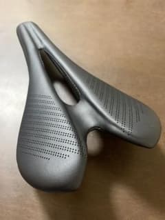 サドル　新品のサムネイル