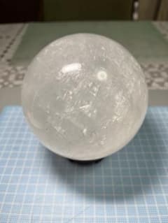 価格変更　水晶　球体　10cm 台座付きのサムネイル