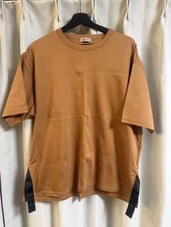 BEAMS LIGHTS サイドスリット Tシャツ ブラウンのサムネイル