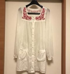 コキュ 刺繍ワンピースのサムネイル