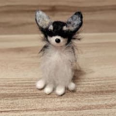 ロングコートチワワ　ブラックホワイト　お座り　犬のぬいぐるみ　羊毛フェルトのサムネイル