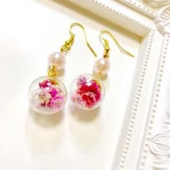 ガラスドーム♡ディズニープリンセス フラワーピアスのサムネイル