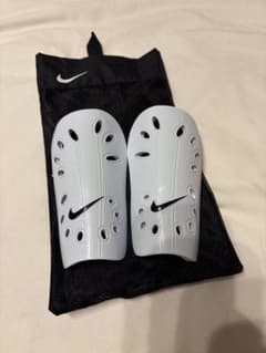NIKE すねあて シンガード XS ジュニア 13cm サッカー収納袋付きのサムネイル