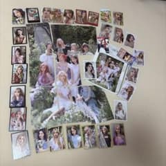TWICE トレカ ポストカード 大量セット　More &Moreのアルバム付きのサムネイル