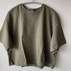 UNIQLO :C クルーネックTシャツ カーキ Mサイズのサムネイル