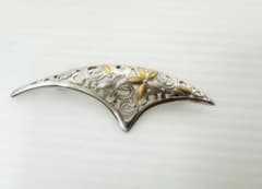 美品 K18 × K14WG 三日月フラワー ブローチ 透かし細工 上品デザイン 
