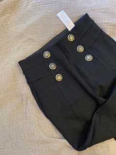 【美品】ZARA レギンスパンツ　ゴールドボタン　黒のサムネイル