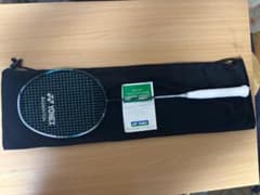 今週末限定価格 バドミントンラケット アストロクス88dツアー 4UG5 超