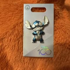 Disney 100周年 スティッチ ピンバッジ - メルカリ