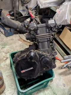 Kawasaki 中古エンジン　gpz900rのサムネイル