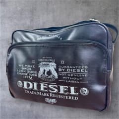 DIESEL ディーゼル ブレイブマン レザー ショルダーバック　A4 ブラック 美品】ディーゼル ブレイブマン ショルダーバッグ レザー ブラック